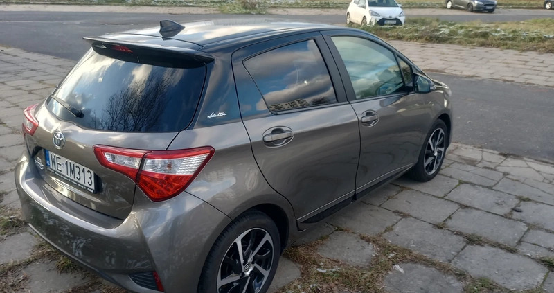 Toyota Yaris cena 65900 przebieg: 28000, rok produkcji 2020 z Warszawa małe 67